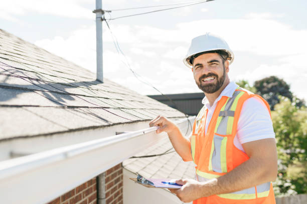 Best Roof Gutter Cleaning  in Markesan, WI